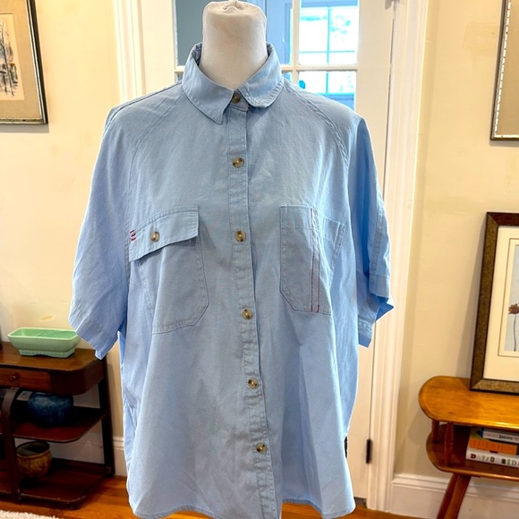 Urban Outfitters light blue shirt sleeve button down w/2 front pockets.  Size S - Picture 1 of 9